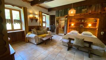 Suite, Terrace, Mountain View (Alpage) | 1 bedroom, individually decorated, individually furnished