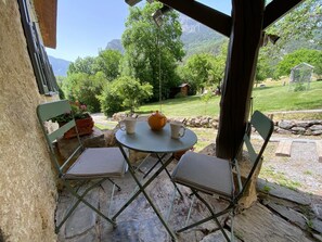 Suite, Terrace, Mountain View (Alpage) | Terrace/patio - Maison d'hôtes les Méans (Meolans-Revel)