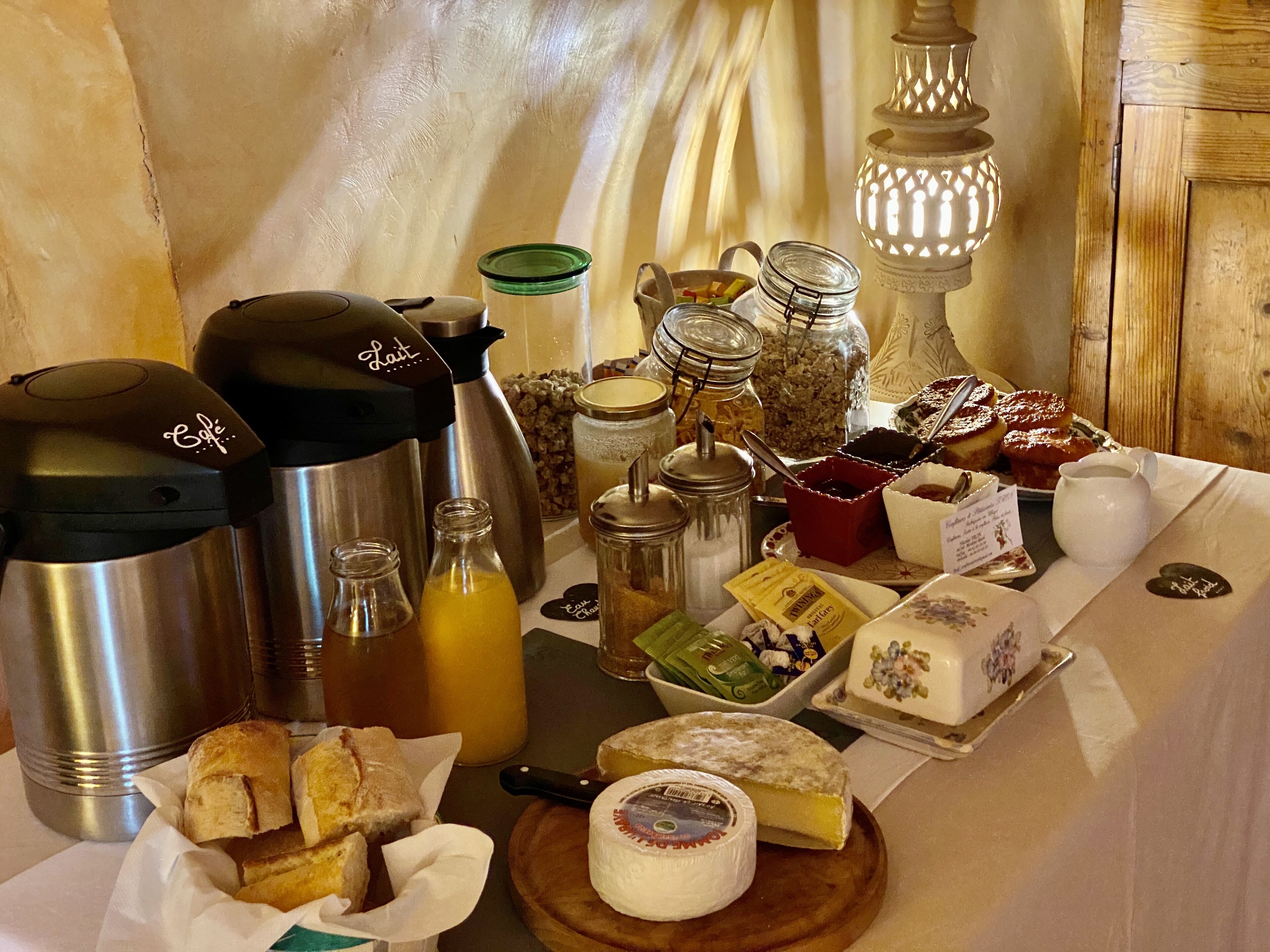 Free daily buffet breakfast