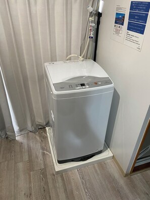 Appartement, non-fumeurs (2F) | Coin séjour | Télévision à écran plat