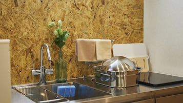 Apartment, Non Smoking (3F) | Private kitchenette | Fridge, microwave, stovetop, cookware/dishes/utensils