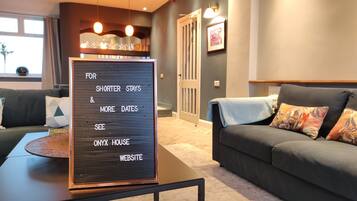 Premium House, Multiple Bedrooms, Non Smoking, Sea View | Living area