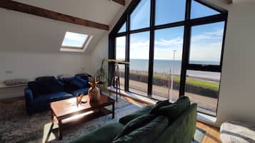 Premium House, Multiple Bedrooms, Non Smoking, Sea View | Executive lounge