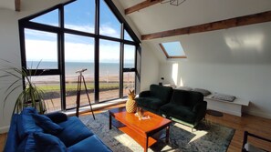 Premium House, Multiple Bedrooms, Non Smoking, Sea View | Executive lounge - Onyx House (Blackpool)