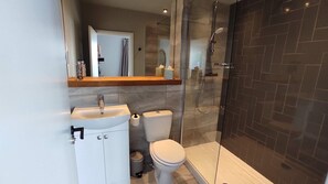 Premium House, Multiple Bedrooms, Non Smoking, Sea View | Bathroom
