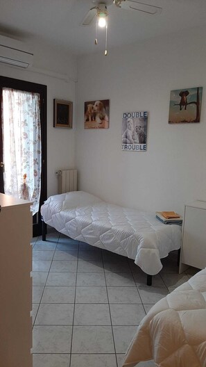 2 Schlafzimmer, BĂŒgeleisen/BĂŒgelbrett, kostenloses WLAN, BettwĂ€sche