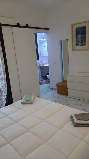 2 Schlafzimmer, BĂŒgeleisen/BĂŒgelbrett, kostenloses WLAN, BettwĂ€sche