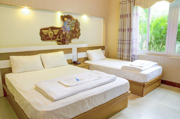 Minibar, in-room safe, desk, free WiFi