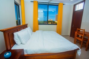 3 bedrooms, WiFi, bed sheets - Serene - Amani Luxury Apartment (Dar es Salaam)