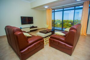 Living area - Serene - Amani Luxury Apartment (Dar es Salaam)