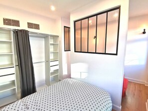 1 bedroom, iron/ironing board, WiFi, bed sheets