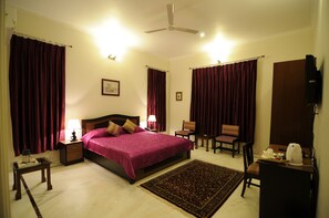 Executive Double or Twin Room | Individually decorated, individually furnished, desk, rollaway beds - Geetanjali Luxury Suites (Jaipur)