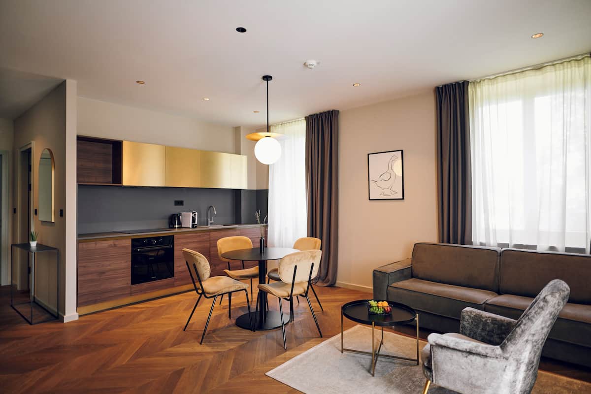 Superior Apartment, 2 Bedrooms | Woonruimte | Een flatscreentelevisie