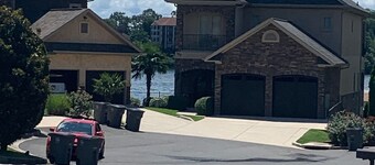 Cozy Peggy’s Cottage