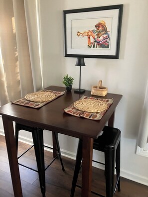 Dining - Cozy Peggy’s Cottage (Hot Springs)