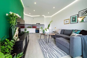 TV - Ocean Garden Suite 10 with private garden (Costa Adeje)