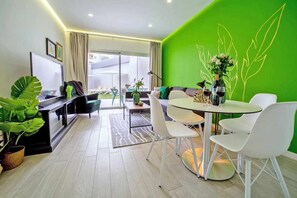 Dining - OCEAN GARDEN SUITE 111 (Adeje)