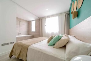 3 Schlafzimmer, Schreibtisch, Bügeleisen/Bügelbrett, Reisekinderbett