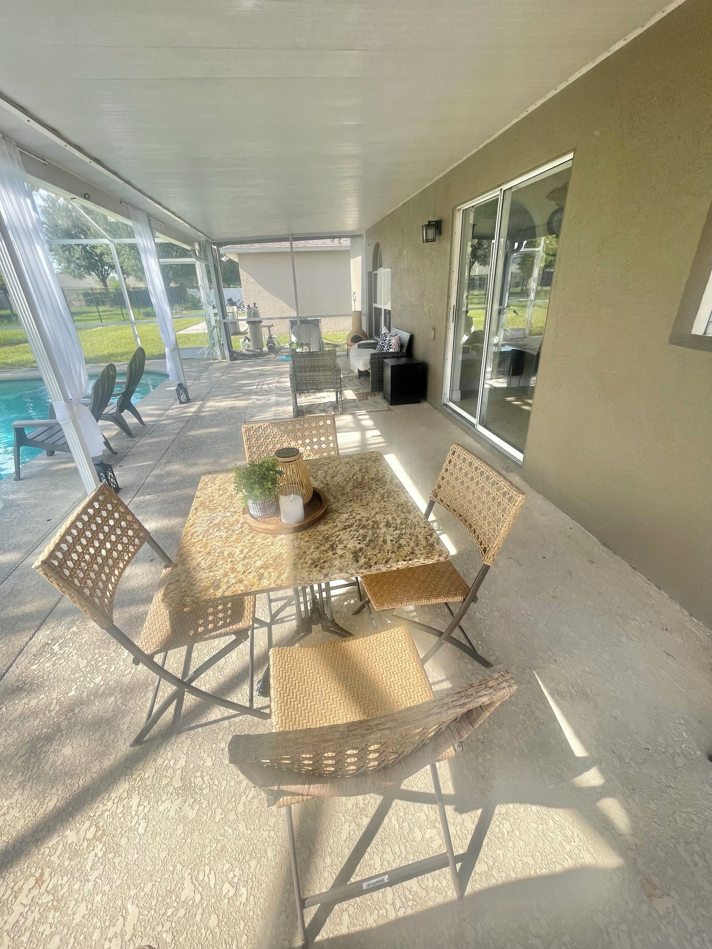 Outdoor dining