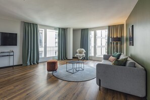 Family Apartment (BlackF XL) | Living area