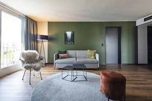Family Apartment (BlackF XL) | Living area
