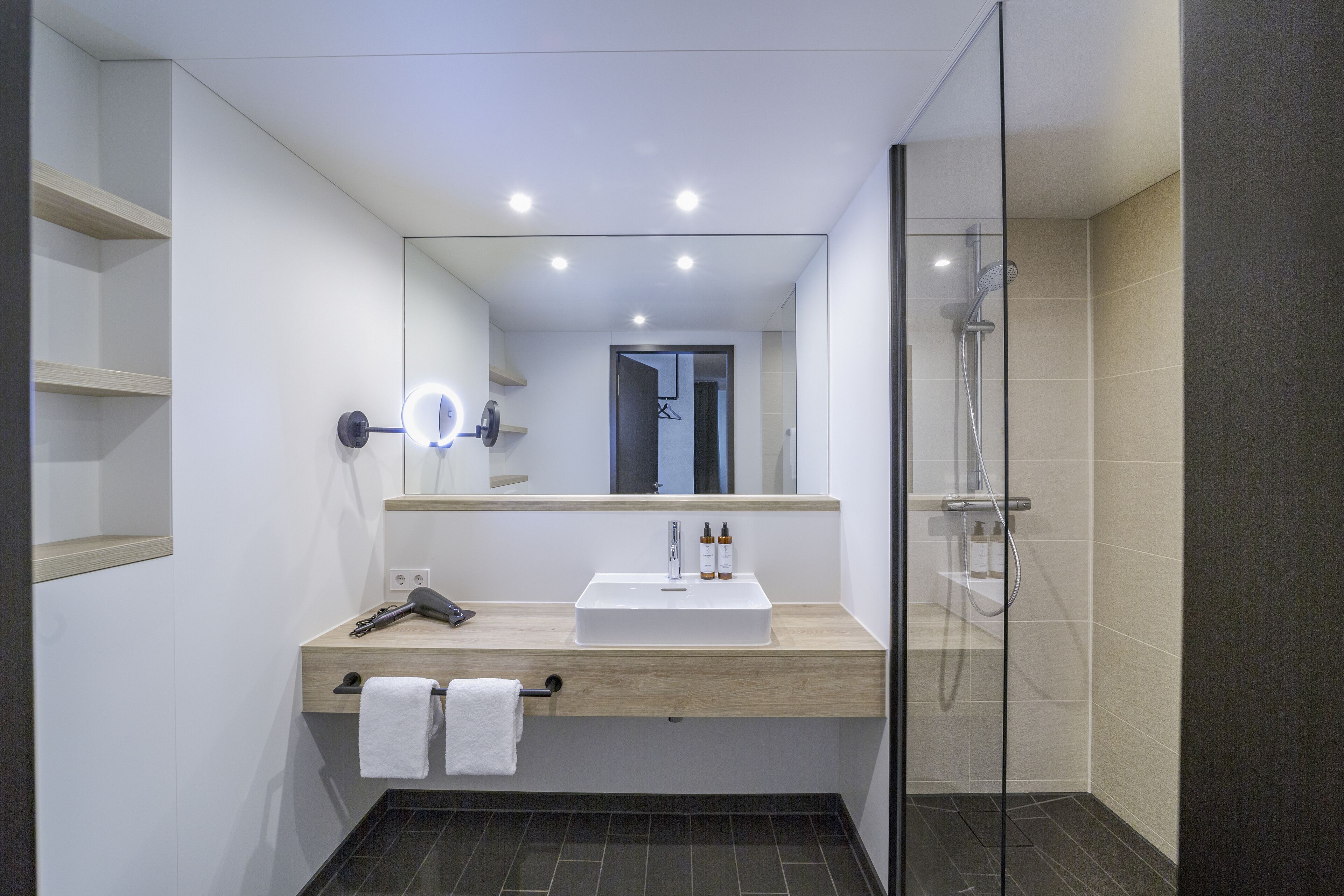 Photo - Black F House - Serviced Apartments