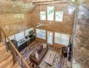 Fernseher, Kamin, Arbeitsbereiche