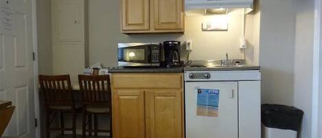 Fridge, microwave, stovetop, coffee/tea maker