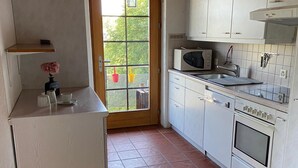 Classic Condo | Private kitchen - Jenny's B&B (Eglisau)