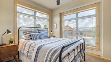 3 bedrooms, iron/ironing board, travel crib, WiFi