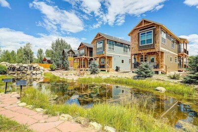 Edgewater Cabin on the Fraser River | 3BR Sleeps 7 | Kids Trout Pond & Pool