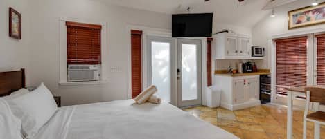 1 habitación, tabla de planchar con plancha, wifi y ropa de cama