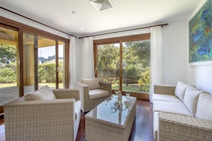 TV - FORMOSA. One of the most loved properties. Impressive garden (Cala San Vicente)