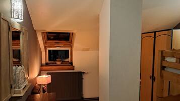 2 habitaciones, tabla de planchar con plancha y wifi gratis
