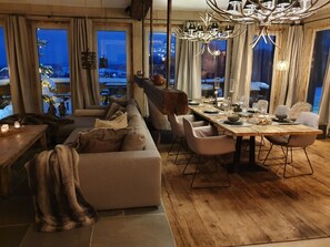 Exclusive-Apartment, Sauna (Panorama Lodge, inkl. 120€ Reinigung) | Essbereich im Zimmer