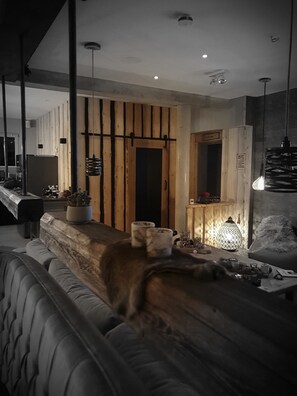 Exclusive-Apartment, Sauna (Panorama Lodge, inkl. 120€ Reinigung) | Wohnbereich | 40-Zoll-Flachbildfernseher mit Satellitenempfang, Fernseher