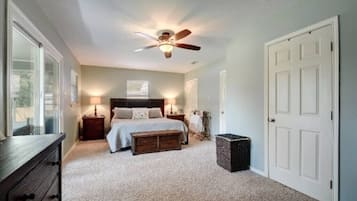 4 bedrooms, iron/ironing board, WiFi, bed sheets