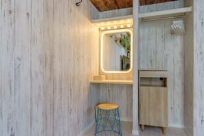 Interior - 2F New AP Tluxury / Free WiFi (新宿区)