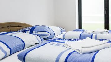 2 Schlafzimmer, Schreibtisch, Bügeleisen/Bügelbrett, WLAN