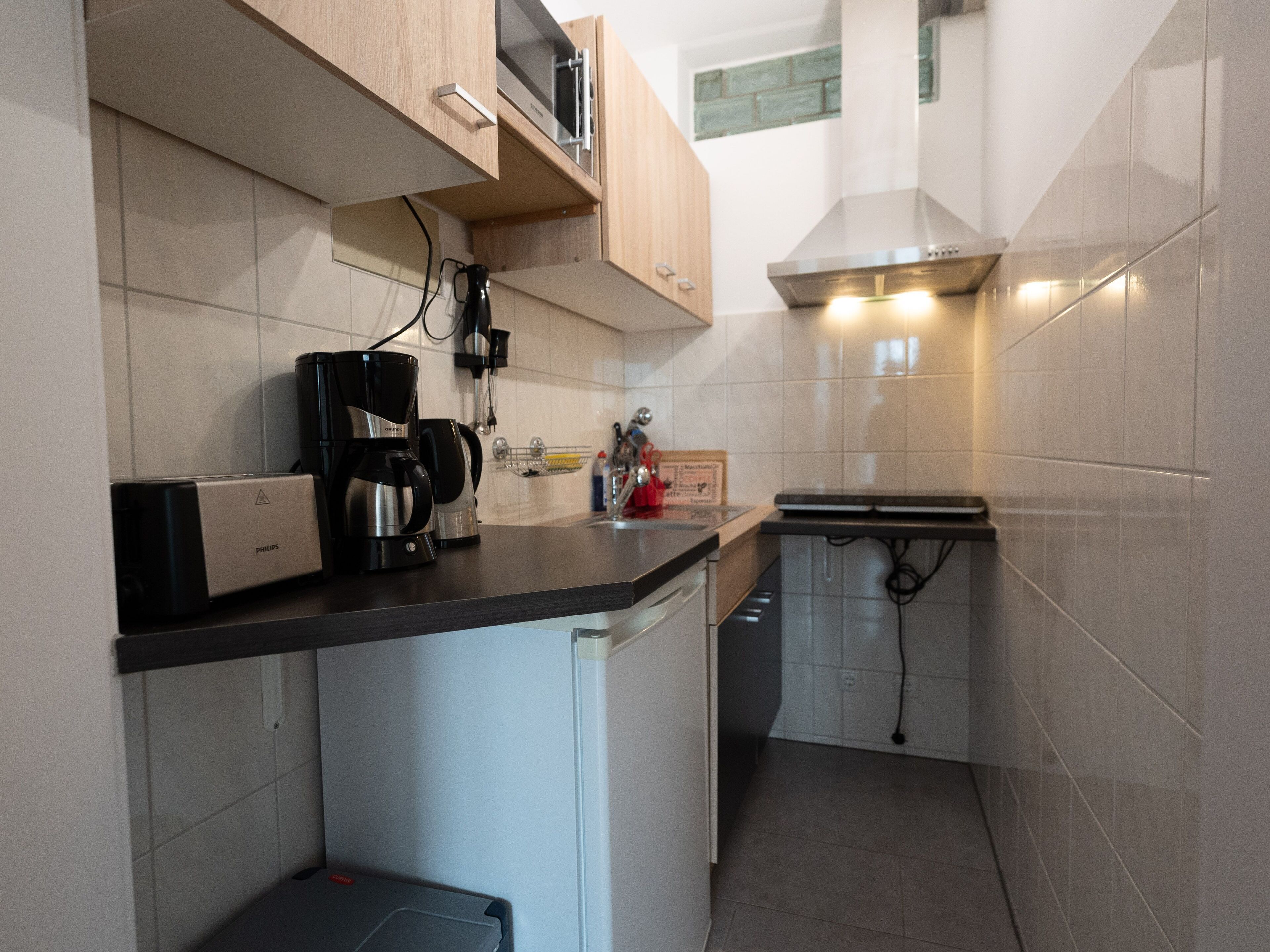 Fridge, microwave, oven