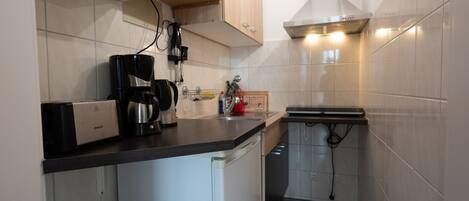 Fridge, microwave, oven