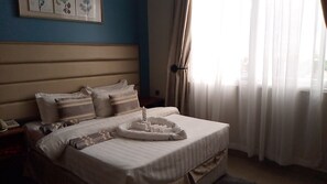 Individually decorated, individually furnished, free WiFi - Meridian C.A (Dar es Salaam)