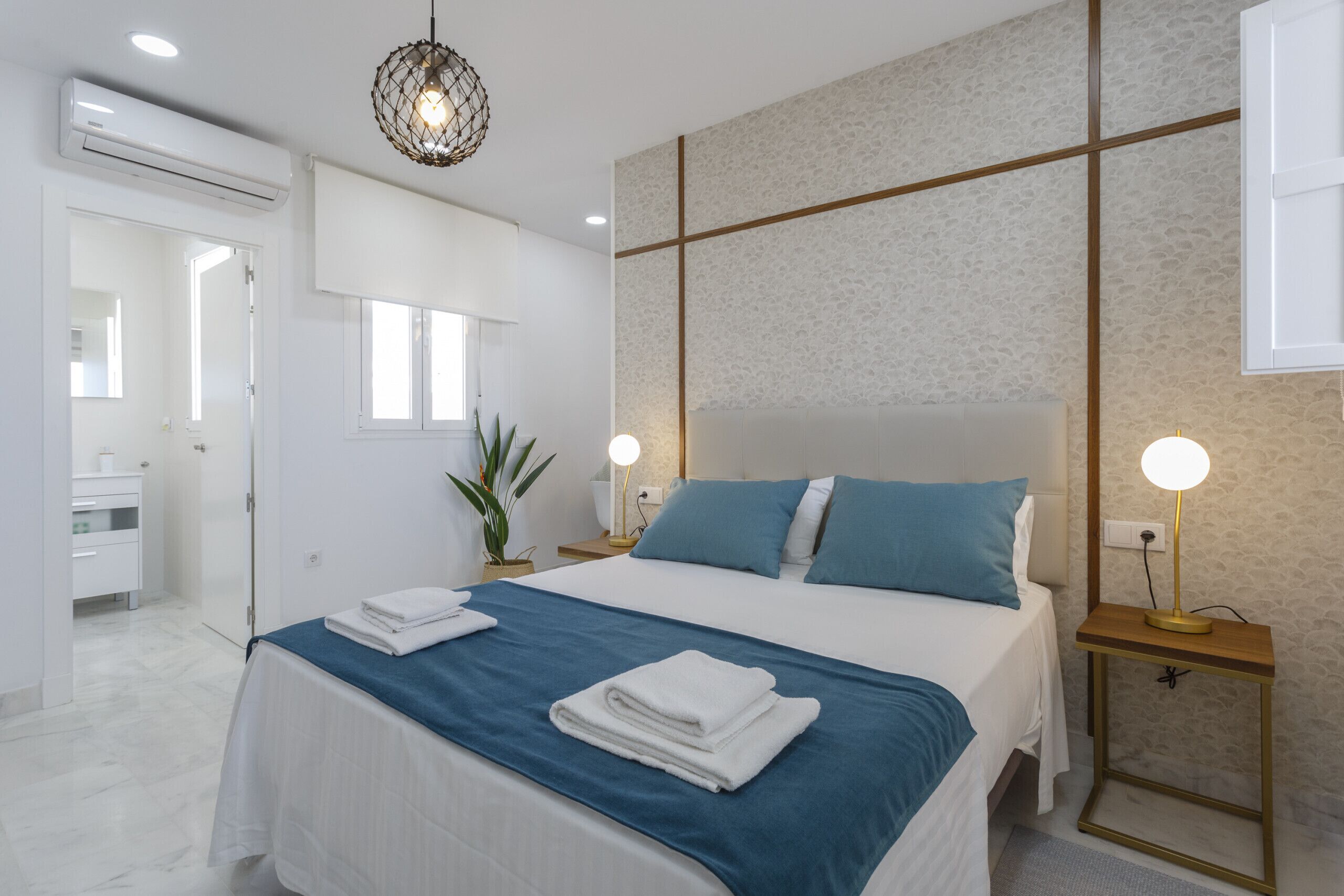 1 slaapkamer, een strijkplank/strijkijzer, gratis wifi, beddengoed