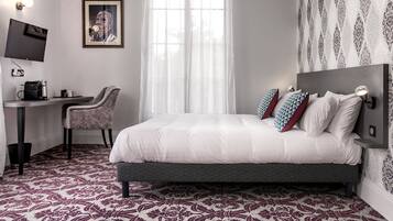 Individueel gedecoreerd, individueel gemeubileerd, een bureau