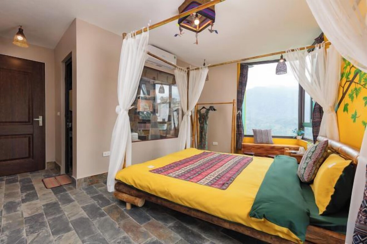 Soundproofing, WiFi (free), bed sheets