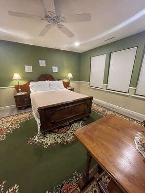 3 bedrooms, iron/ironing board, travel crib, free WiFi