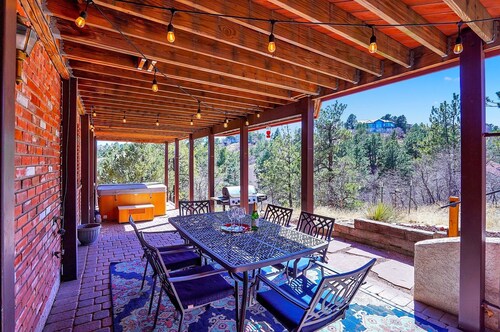 Canyon Retreat in the City