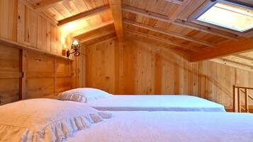 Quadruple Room, Patio, Garden View | 3 bedrooms, soundproofing, iron/ironing board, free WiFi