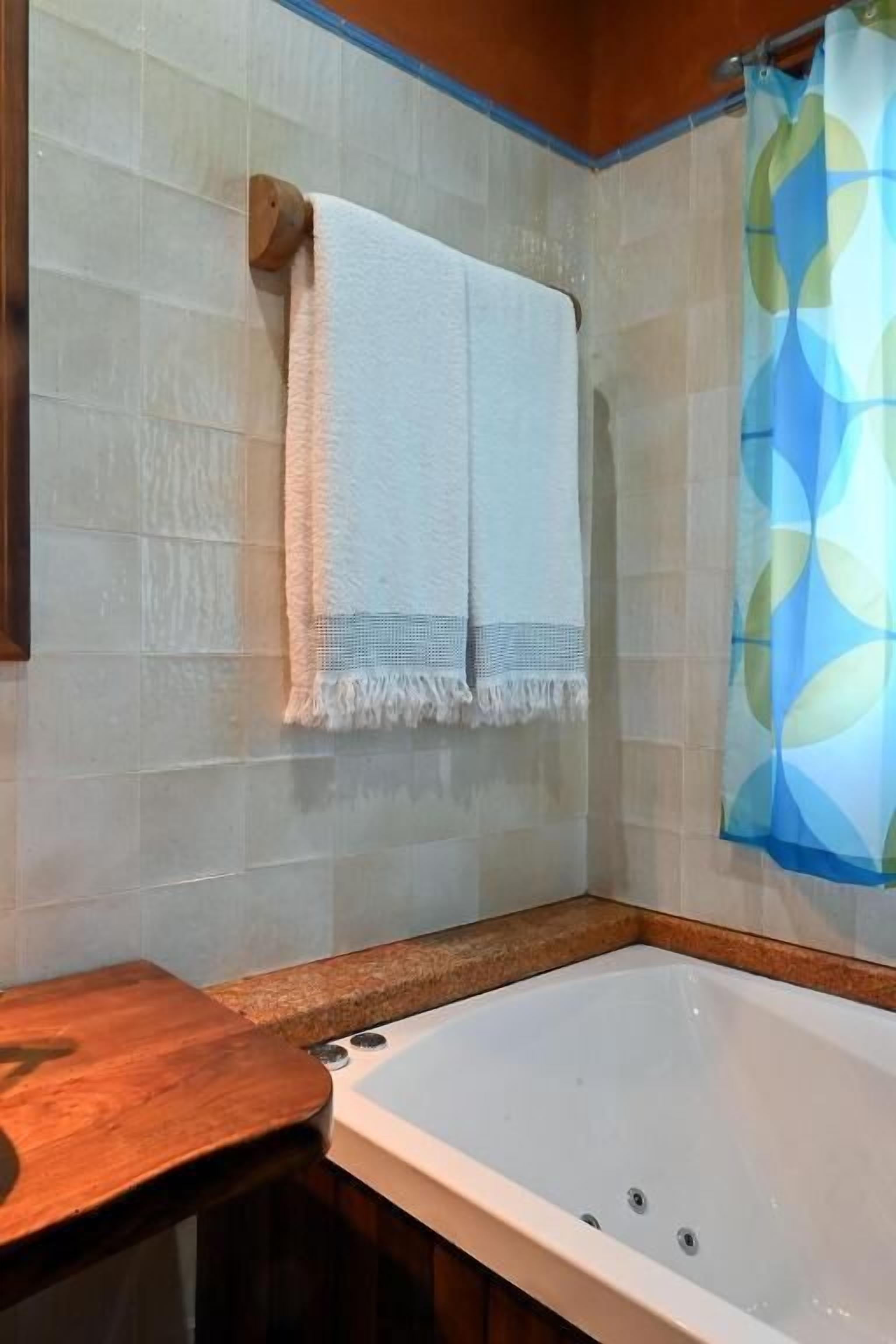 Double Room, Patio, Garden View | Bathroom