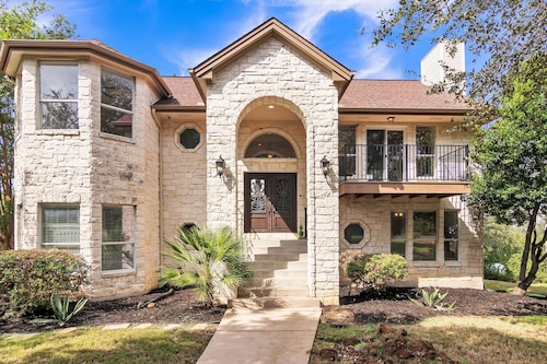 Enjoy a day on the lake or at your own private pool!